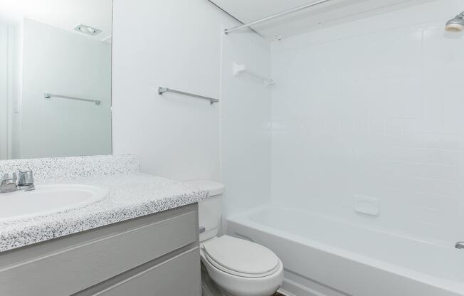 2 beds, 2 baths, 918 sqft, $1,239