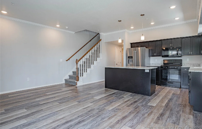 53 N GILLETTE AVE