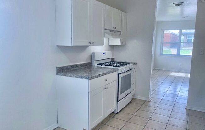 2 beds, 1 bath, 870 sqft, $930, Unit 6600-#305