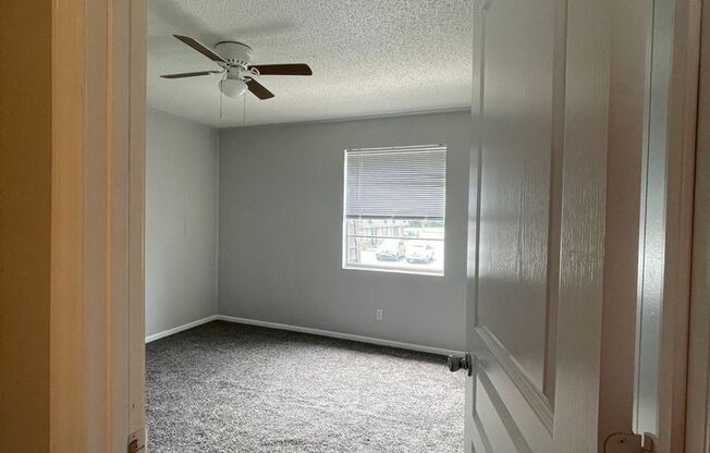2 beds, 1 bath, 850 sqft, $795, Unit I2