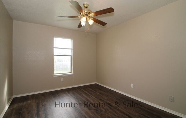 4 beds, 2 baths, $1,595