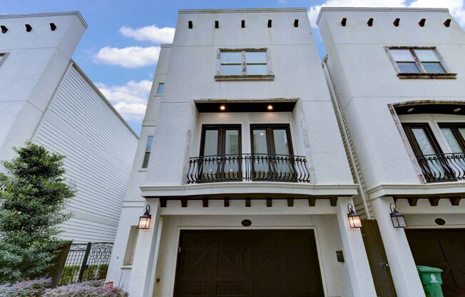 Beautiful 3 bedroom/3.5 bath Mediterranean home