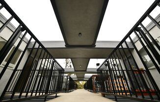 3p062 - Francisco Apartments