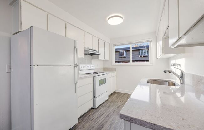 2 beds, 1.5 baths, 1,100 sqft, $1,695, Unit 18