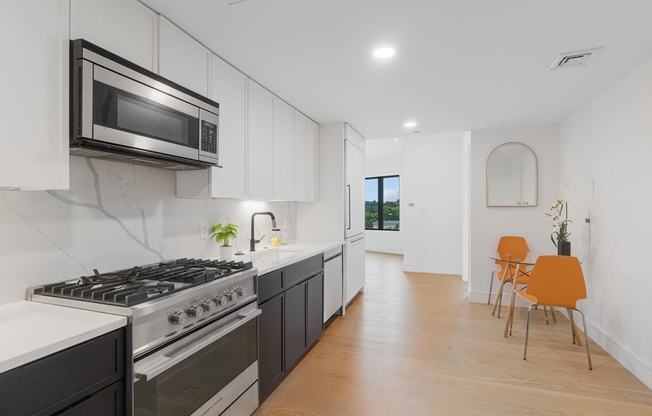 1 bed, 1 bath, 708 sqft, $2,900, Unit 303