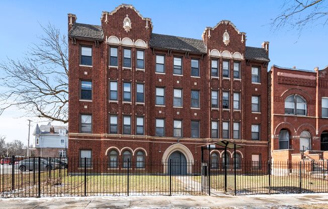 1 bed, 1 bath, 400 sqft, $1,950, Unit 4344 - 212
