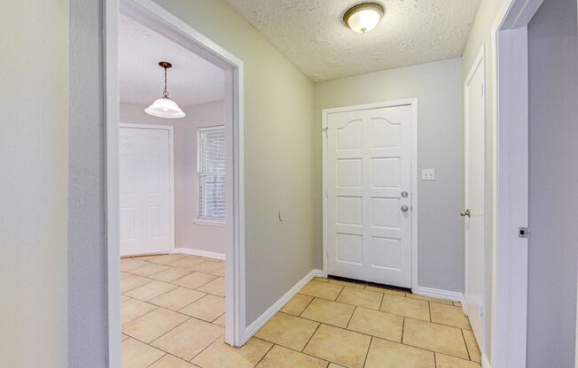 Stunning and updated 4-bedroom in Cypress