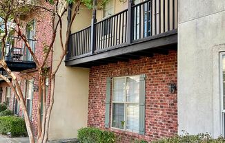 Lakes at Bluebonnet townhome! Gated community with dbl garage! 2BR/2.5BA!