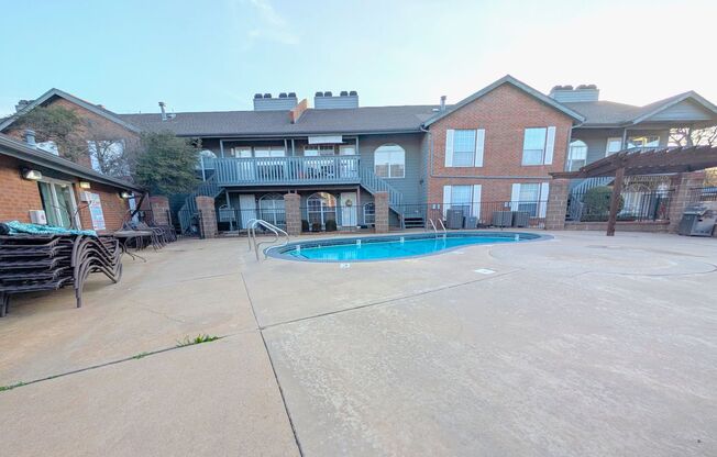 2 beds, 1 bath, $1,000, Unit #228