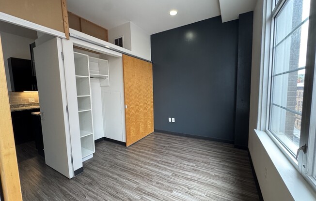3 beds, 2 baths, 1,385 sqft, $5,000, Unit 501