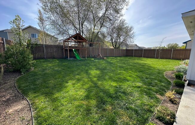 Beautiful 3/2 Home With Backyard Oasis!