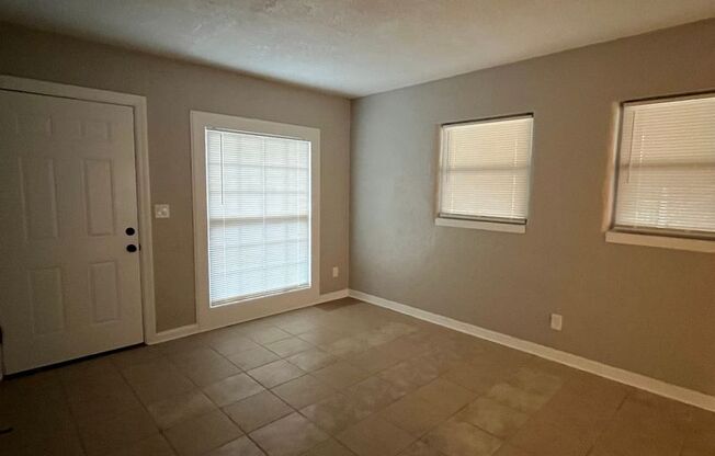 3 beds, 1 bath, $1,550