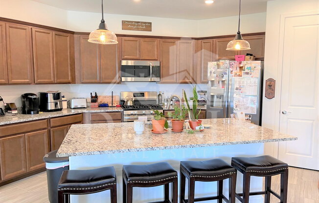 3 beds, 2 baths, 1,742 sqft, $2,295