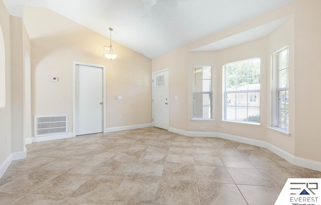 28 POWDER HORN DR