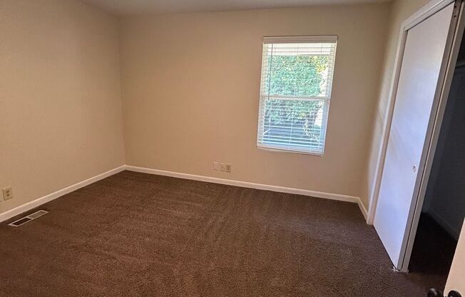 2 beds, 1.5 baths, 1,045 sqft, $1,100, Unit B2-02