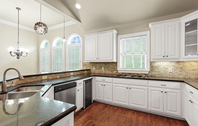 Luxury Highland Park Condo with gas and water