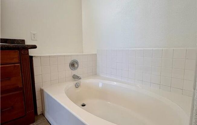 2 beds, 2 baths, $1,330, Unit # 724