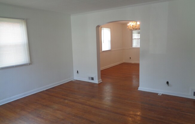 5907 Yorkwood Rd/3 Bed, 1.5 Bath Townhouse near Mercy High School