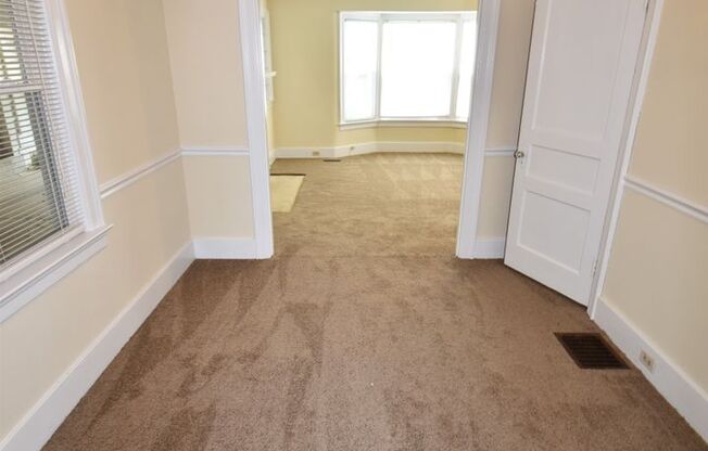 Large 2 Bedroom Home For Rent Near Madison Street!