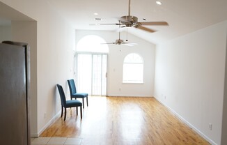 271 CHAPEL AVE