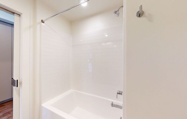 Studio, 1 bath, 473 sqft, $1,895, Unit 421