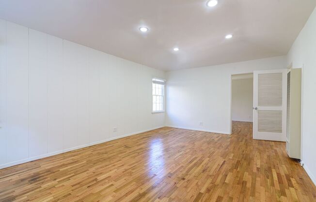 10474 Eastborne Apartments