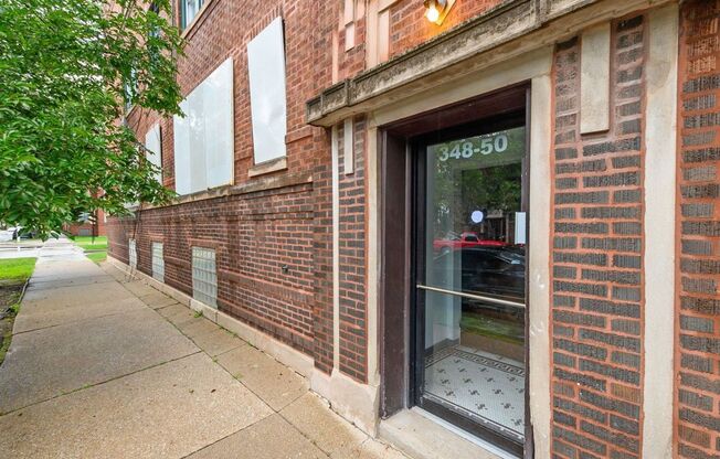 7557-59 S. Calumet Ave. / 348-58 E 76th St.