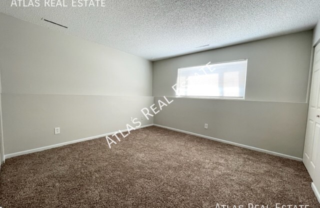 2 beds, 1 bath, $1,325