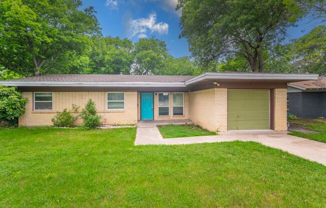 New Renovated Home in Fort Worth!