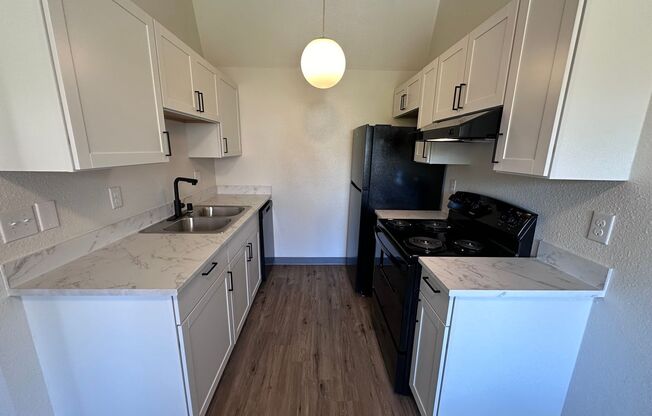 2 beds, 1 bath, 850 sqft, $1,795