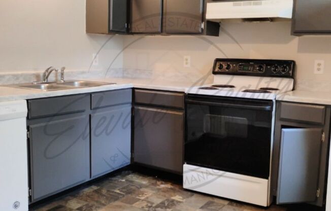 Two Bedroom Townhouse with deck near Trinity Hills!