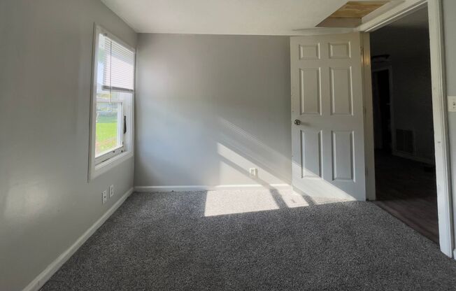 1521 & 1521 1/2 E Kirby Ave (AARC Management, LLC)