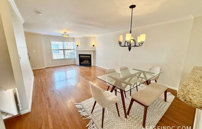 3044 S GLEBE RD