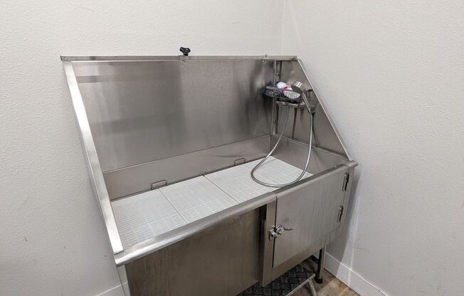 1 bed, 1 bath, 520 sqft, $1,375, Unit 412