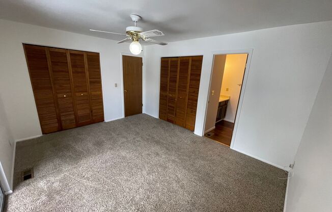 Townhome in Beautiful Gated community with 3 Master bedrooms!