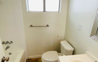 Studio, 1 bath, 400 sqft, $1,400, Unit 02