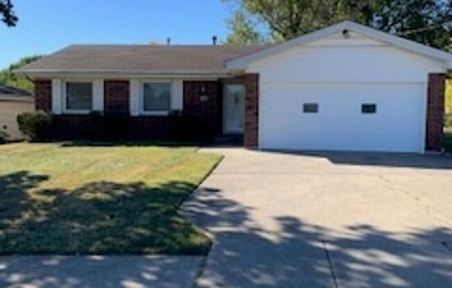 3 Bedroom, 2 Bathroom on a Corner Lot!