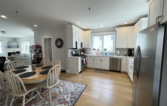 17 ROSECLAIR ST