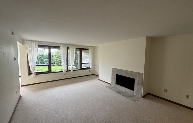 11642 100 AVE NE