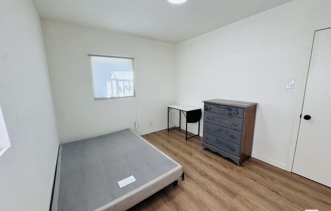 640 W 81 ST