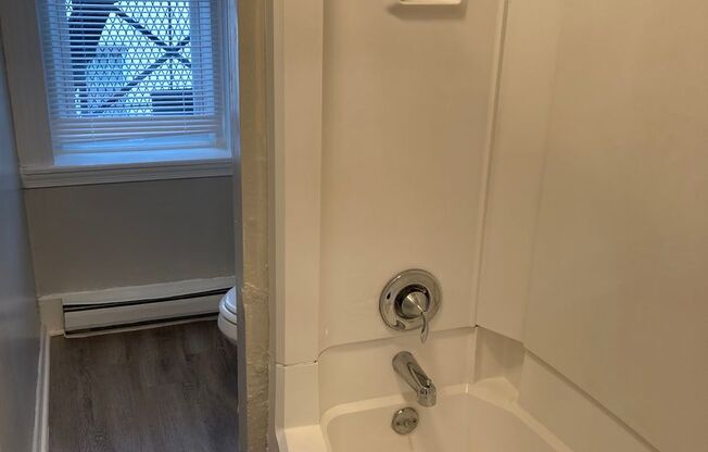 2 beds, 2 baths, 1,000 sqft, $1,599, Unit 44-2