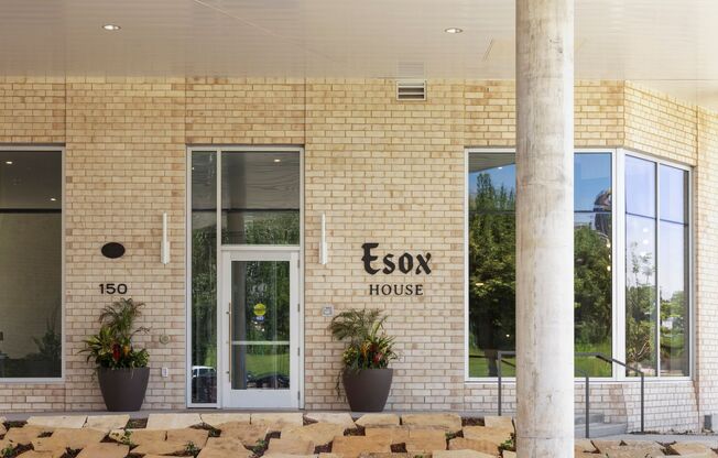 Esox House Apartments