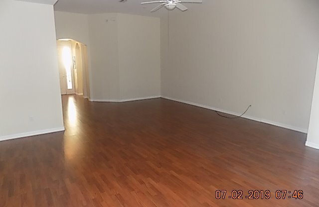 3 beds, 2 baths, $2,250