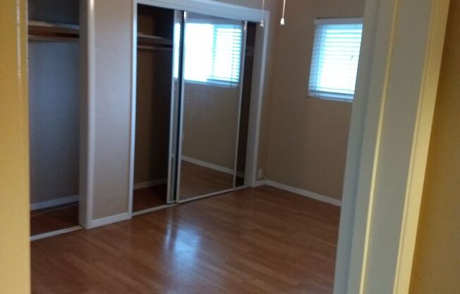 2 beds, 1 bath, 1,100 sqft, $2,200, Unit 3543 Grim Ave