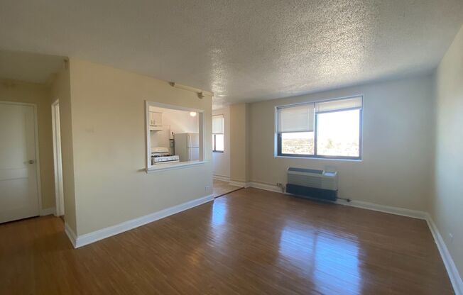 1 bed, 1 bath, $995, Unit 1020