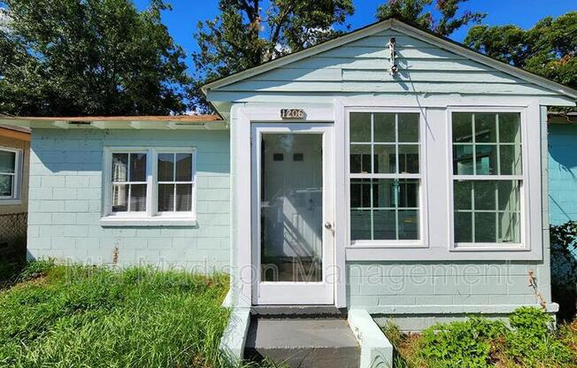 1206 MURPHY AVE