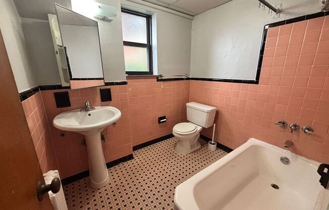 1 bed, 1 bath, 750 sqft, $1,245, Unit 6224 Fifth Ave. #A2-H