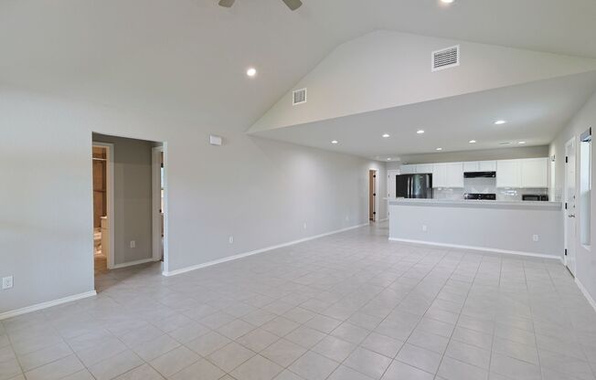 Charming 3/2 Minutes from Downtown NBTX