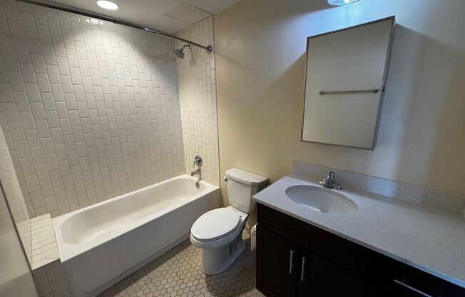 2 beds, 1 bath, 826 sqft, $2,500, Unit 708