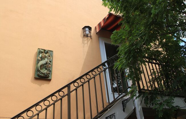 1 Bedroom 1 Bathroom Fully Furnished in Downtown!